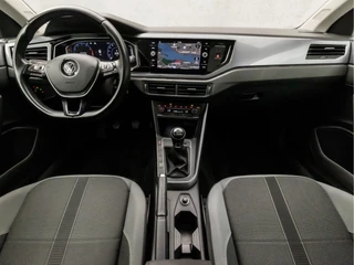 Volkswagen Polo Volkswagen Polo 1.0 TSI R-Line Sport (SCHUIFDAK, VIRTUAL COCKPIT, APPLE CARPLAY, GROOT NAVI, CLIMATE, SPORTSTOELEN, LED KOPLAMPEN, PARKEERSENSOREN, GETINT GLAS, NIEUWE APK, NIEUWSTAAT) - afbeelding nr 6