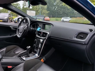 Volvo V40 Volvo V40 2.0 D2 R-Design Business | Origineel NL | Navi | Bi-Xenon | Clima | Cruise | Leder+Alcantara | Stoelverwarming | Pdc | Licht+Regensensor | 16''lm | Voorruitverwarming - afbeelding nr 28