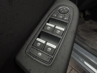 Renault Clio Renault Clio 100 TCe Intens, Stoel- en stuurverwarming, Parkeercamera, Apple CarPlay, Trekhaak, Parkeersensoren v/a - afbeelding nr 10