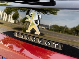 Peugeot 3008 Peugeot 3008 1.2 PureTech Allure 1e Eigenaar,Navi,Pano,Camera,131pk,Cruise,Clima,Trekhaak,Half Leder,Vol Opties,Dealer Onderhouden,Pdc V+A,APK tot 08-2026 - afbeelding nr 30