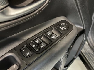 Jeep Renegade 19Inch l.m. velgen, dode hoeksensor, achteruitrijcamera - afbeelding nr 12