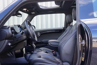 MINI Electric Mini Cooper S Electric Yours 33 kWh / Dealerauto / PANO / Harman Kardon / Camera / Stoelvw / Head up - afbeelding nr 17
