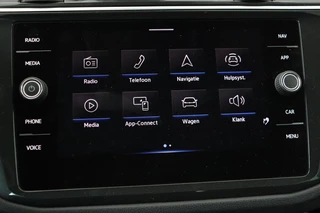 Volkswagen Tiguan Volkswagen Tiguan 1.5 TSI Life | Stoelverwarming | Trekhaak | LED Plus | Camera | Massage | Navigatie | Adaptive cruise | Ergo Active | Navigatie | Keyless - afbeelding nr 24