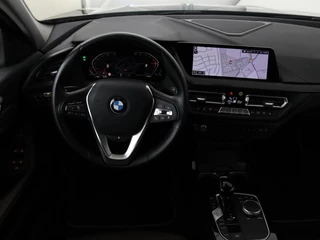 BMW 1 Serie BMW 1-serie 118i Business Edition | Luxury Line |  Panoramadak | Leder | Stoel & stuurverwarming | Camera | Carplay | Full LED | Live Cockpit | Navigatie | HiFi System | Parkeerhulp | Climate control - afbeelding nr 3