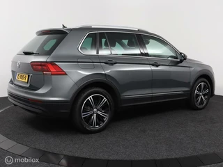 Volkswagen Tiguan Volkswagen Tiguan 1.5 TSI 150 Pk ACT Comfortline Business | Vol Opties | Apple car-play | Elektr. A.Klep | NL Auto | DEALER-STAAT - afbeelding nr 3