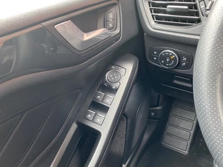 Ford Focus Ford Focus 1.0 ECOB. ST LINE. BNS NAV CRUISE CARPLAY STOELVW CAMERA PDC LMV - afbeelding nr 19
