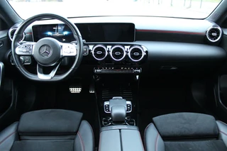 Mercedes-Benz A-Klasse Mercedes A-klasse 200 AMG/Pano/Camera/Stoelverw/ACTIEPRIJS! - afbeelding nr 11