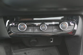 Opel Corsa Opel Corsa 1.2 GS Line / Full option! / Panoramadak / Camera / Navigatie / Matrix LED / 17'' / Armsteun / Premiumpakket / Winterpakket / Cruise Control - afbeelding nr 26