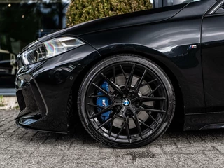 BMW 1 Serie BMW 1-serie M135i xDrive High Executive|PANO|MAXTON|19'' - afbeelding nr 36