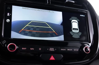 Kia e-Soul Kia e-Soul DynamicPlusLine 64 kWh | NAVI | ECC | PDC - afbeelding nr 18