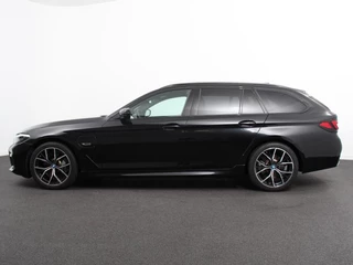 BMW 5 Serie BMW 5-serie Touring 530e M Sport PHEV AUTOMAAT 292PK Climate control Adaptieve cruise control Keyless Parkeersensoren Achteruitrijcamera Panoramadak LED Verwarmde voorstoelen Trekhaak Apple Carplay/ Android Auto - afbeelding nr 7