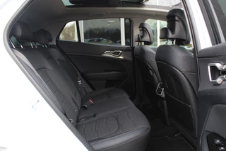 Kia Sportage Kia Sportage 1.6 T-GDi Plug-in Hybrid AWD DynamicPlusLine / Trekhaak / Panoramadak / Camera / 19'' / Matrix LED / Keyless / Virtual Cockpit / Dodehoek / DAB / Stuurverwarming - afbeelding nr 12