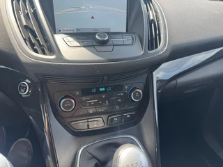 Ford Kuga Ford Kuga 1.5 EcoBoost ST Line / Trekhaak / Camera / Leder&Alcantara / Keyless / 18'' / Navigatie / Getint glas / Xenon / Cruise Control - afbeelding nr 9
