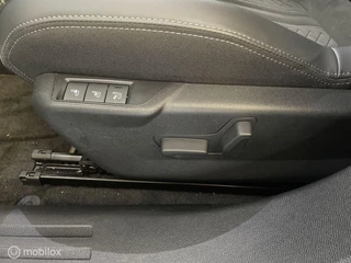 Peugeot 2008 Peugeot 2008 1.2 PureTech 130 GT eat8 leer alcantara adaptive cruise control navigatie via carplay - afbeelding nr 28