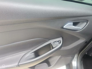 Ford Focus Ford Focus 1.5 Titanium Edition | AUT| PANO | NAVI |AIRCO - afbeelding nr 30