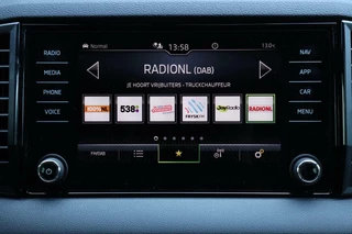 Škoda Karoq Skoda Karoq 1.5 TSI / 150 PK / DSG / Sportline / Black Edition / Virtual Cockpit / Camera / Cruise Control / Trekhaak / 19