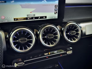 Mercedes-Benz GLB Mercedes GLB 200 4MATIC AMG Line | Pano | Sfeer | CarPlay - afbeelding nr 27