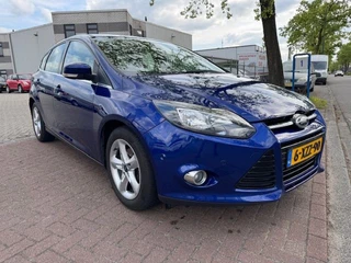 Ford Focus Airco/ECC,Cruisecontrol,Navigatie - afbeelding nr 1