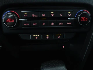 Kia Ceed Kia Ceed 1.5 T-GDi GT-Line | Panoramadak |  Stoel & stuurverwarming | Adaptive cruise | Trekhaak | Leder/Alcantara | Carplay | Camera | Digital Cockpit | Full LED - afbeelding nr 31