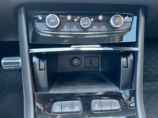 Opel Grandland Opel Grandland 1.2 Turbo 130 pk Automaat Elegance Trekhaak Camera 19 Inch - afbeelding nr 17