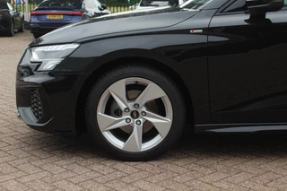 Audi A3 Audi A3 Sportback 30 TFSI S edition 32.429 km! / Virtual Cockpit / Apple CarPlay / Full LED / 17'' / Navigatie / Half leder / Parkeerhulp achter / ACC - afbeelding nr 14