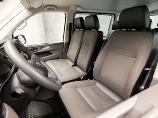Volkswagen Transporter Volkswagen Transporter Kombi 2.0 TDI L1H1 Comfortline 9 Persoons (APPLE CARPLAY, TREKHAAK, PARKEERSENSOREN, GETINT GLAS, ELEK RAMEN, NIEUWE APK, NIEUWSTAAT) - afbeelding nr 13