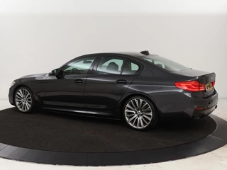 BMW 5 Serie BMW 5-serie 520i High Executive | M-Sport | Leder |  Stoelverwarming | Trekhaak | 20'' | Adaptief LED | Comfortstoelen | Navigatie | Parkeerhulp | Memory - afbeelding nr 2
