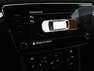 Škoda Superb Skoda Superb 1.4 TSI iV Laurin & Klement | Leder | Trekhaak |  Adaptive cruise | Stoelverwarming | Canton Sound | Navigatie | Memory | Full LED | Keyless | Carplay | PHEV - afbeelding nr 19