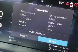 Volvo XC60 Volvo XC60 2.0 T8 Plug-in hybrid AWD Plus Dark | Panoramadak | 360 | H&K | Pilot Assist - afbeelding nr 11