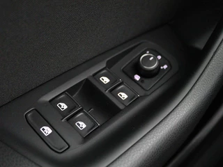Volkswagen Passat Volkswagen Passat 1.4 TSI PHEV GTE | Stoelverwarming | Camera |  Adaptive cruise | Matrix LED | Massage | Carplay | Navigatie | Side Assist - afbeelding nr 15