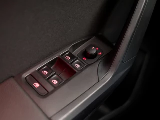 SEAT Arona SEAT Arona 1.0 TSI FR Sport Automaat (APPLE CARPLAY, GROOT NAVI, CLIMATE, STOELVERWARMING, SPORTSTOELEN, SFEERVERLICHTING, GETINT GLAS, PARKEERSENSOREN, CRUISE, NIEUWSTAAT) - afbeelding nr 21