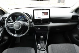 Toyota Yaris Toyota Yaris Hybrid 115 First Edition Automaat | Apple Carplay / Android auto - afbeelding nr 3