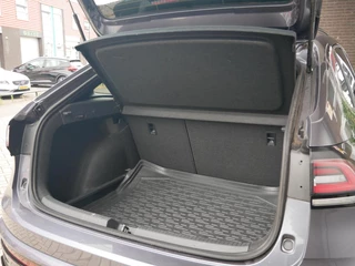 Volkswagen Taigo Volkswagen Taigo 1.0 TSI R-Line Camera| Keyless| Carplay| Navi - afbeelding nr 13