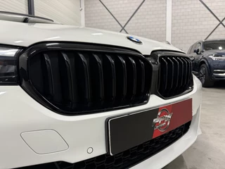 BMW 5 Serie PANO/HEAD-UP/ADAPTIVE-CHASSIS/ALCANTARA/CAMERA/LIVE-COCKPIT PRO/DAB/STANDKACHEL/SHADOW-LINE/18