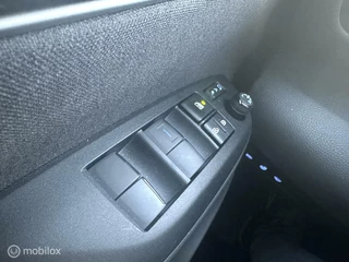 Toyota Yaris Cross Toyota Yaris Cross 1.5 Hybrid Explore ACHTERUITRIJ CAMERA CARPLAY NAVIGATIE STUUR/STOELVERWARMING KEURIGE AUTO!! - afbeelding nr 21