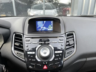 Ford Fiesta Ford Fiesta 1.0 EcoBoost Titanium NAVIGATIE|TREKHAAK|WINTER PAKKET|BLUETOOTH|LED|PARKEERSENSOREN|SFEERVERLICHTING - afbeelding nr 8