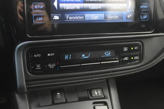 Toyota Auris Toyota Auris Touring Sports 1.8 Hybrid Dynamic / Camera / Navigatie / Keyless / 16'' / DAB / Cruise Control / Getint glas - afbeelding nr 20