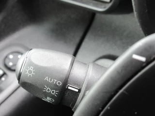 Citroën Berlingo Citroën Berlingo 1.2 PureTech Feel, Automaat / Carplay + Android Auto / Trekhaak / Camera / Navigatie / 16' LMV - afbeelding nr 10