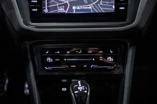 Volkswagen Tiguan Volkswagen Tiguan 1.5 TSI R-Line Business+ | R Line | Vol opties | Panodak | IQ Light | 20 inch | - afbeelding nr 30