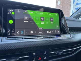Volkswagen Golf Volkswagen Golf 8 R 2.0 TSI 333pk 4Motion 20 years Edition Akra Pano H&K Leder Memory Ventilatie Stuurvw Stlvw Blindspot Fabrieksgarantie - afbeelding nr 29