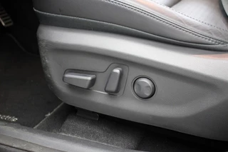 Hyundai Kona Hyundai Kona Electric Premium 64 kWh - Carplay, Camera, Leer, Stoelverw. - afbeelding nr 7