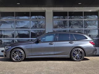 BMW 3 Serie BMW 3-serie Touring 330e xDrive M SPORT | PANORAMA | LASER | DRIVING ASS. PROF | HARMAN KARDON | - afbeelding nr 2
