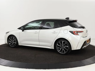 Toyota Corolla Toyota Corolla 2.0 Hybrid GR-Sport | Stoel & stuurverwarming | Camera | Adaptive cruise | Sportstoelen | Park Assist | Half leder | Full LED | Keyless - afbeelding nr 2