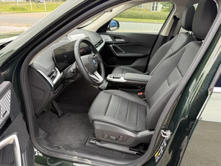 BMW iX1 BMW iX1 eDrive20 67 kWh 204pk | X-Line | Travel Pack  | Innovation Pack | Adaptieve cruise controle | HiFi System Harman Kardon | Panoramadak | Head up Display - afbeelding nr 12