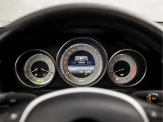 Mercedes-Benz E-Klasse 184Pk Automaat (PANORAMADAK, NAVIGATIE, CLIMATE, LEDER, STOELVERWARMING, SPORTSTOELEN, PARKEERSENSOREN, ZWART HEMEL, NIEUWE APK, NIEUWSTAAT) - afbeelding nr 24