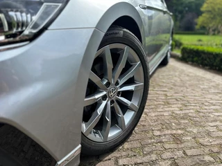 Volkswagen Passat Volkswagen Passat 1.5 TSI | Business R-Line | LED | Camera | Leder | DigiDash | - afbeelding nr 2