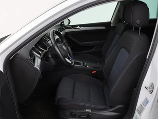 Volkswagen Passat Volkswagen Passat 1.4 TSI PHEV GTE | Stoelverwarming | Massage |  Carplay | Camera | Adaptive cruise | Matrix LED | Navigatie | Memory | Sfeerverlichting - afbeelding nr 4