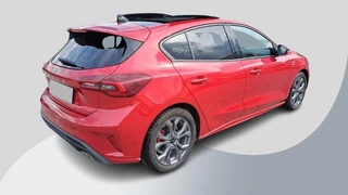 Ford Focus Ford Focus 1.0 EcoBoost Hybrid ST Line X 155pk | Winterpack | Panoramadak | Matrix LED | SYNC 4 Navigatie | All Weather Banden - afbeelding nr 3