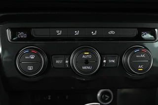 Volkswagen Tiguan Volkswagen Tiguan 1.4 TSI Connected Series | Trekhaak | Carplay |  Camera | Navigatie | Climate control | Park Assist | Climate control - afbeelding nr 17
