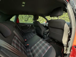Volkswagen Polo Volkswagen Polo 1.8 TSI GTI, FACELIFT, NAVI, CRUISE, LED, ECC-AIRCO, STOELVERWARMING, PARKEERSENSOREN, LICHTMETAAL 17
